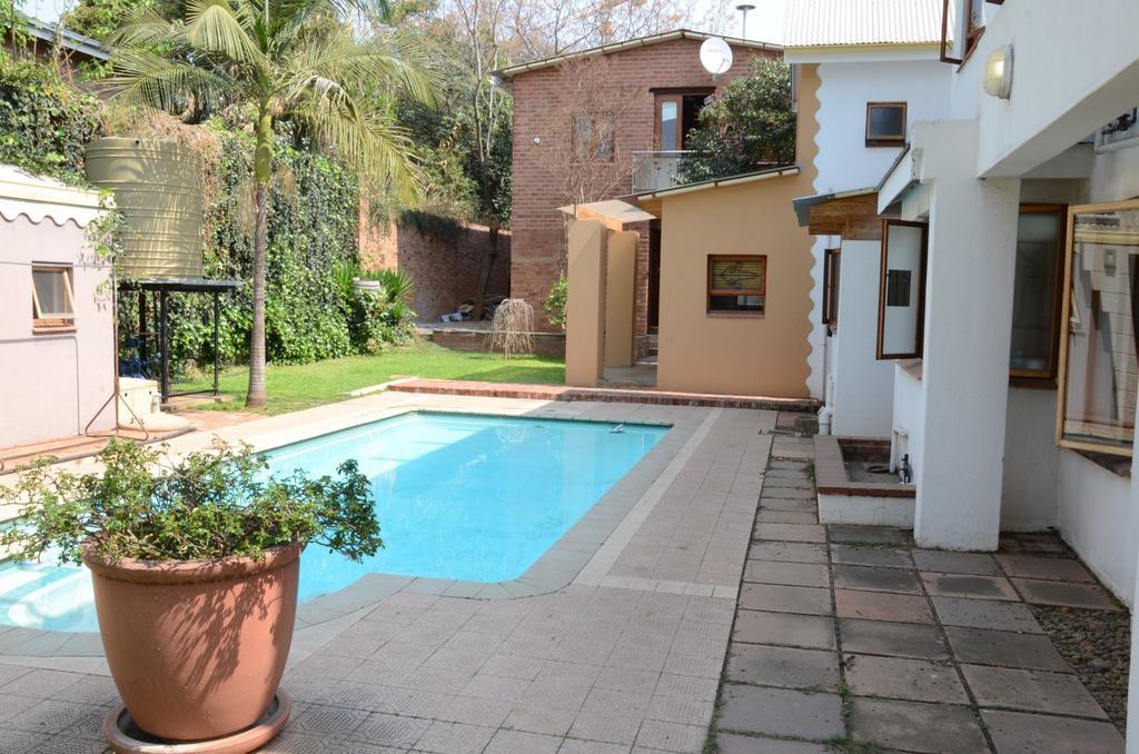 Bed & Breakfast In Hatfield Pretoria-Noord Exterior foto